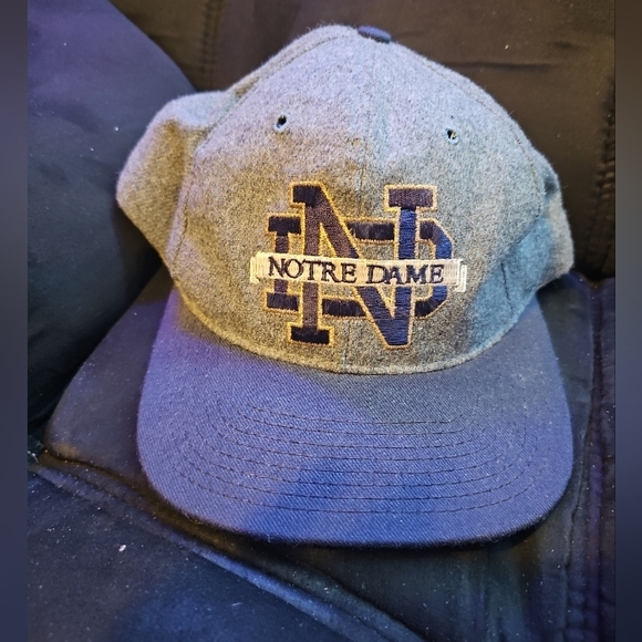 VTG Notre Dame Irish INSIGNIA Snapback Hat Made In USA NCAA One Size - Picture 1 of 8